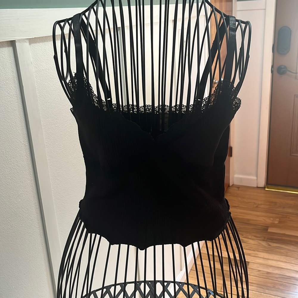 H&M lace crop top